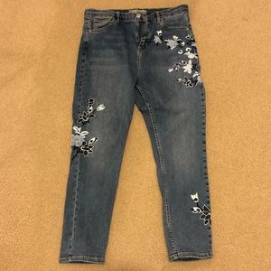 Embroidered denim skinny jeans
